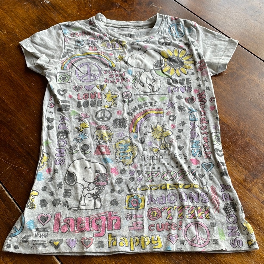 Vintage peanuts snoopy t-shirt. Juniors size large